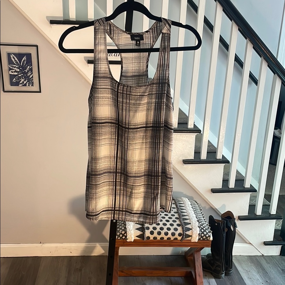 ⭐️ 5 items for $15 ⭐️

Mossimo Supply Co. Black and White Fitted Tank Top